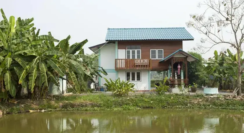 Дой-Сакет: Traditional Thai Teakwoodhouse