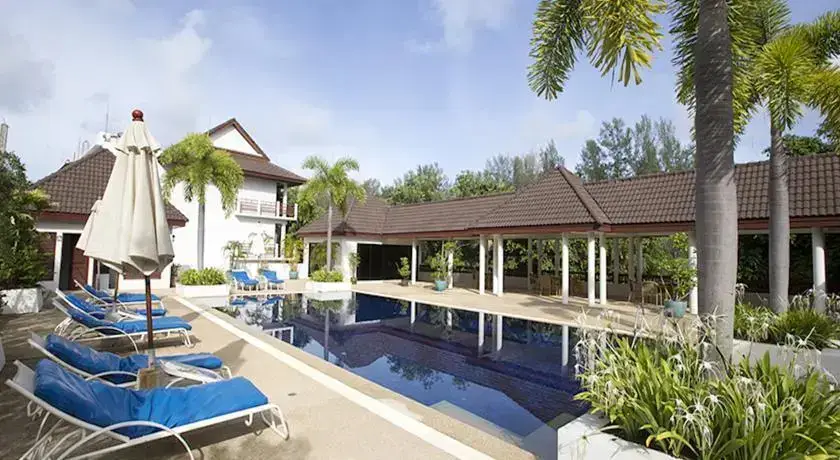 Пхукет: Lovely Nai Harn Apartment