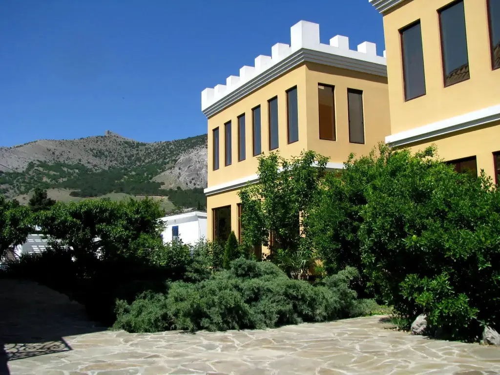 Весёлое: Частный дом Sunny Holiday Home
