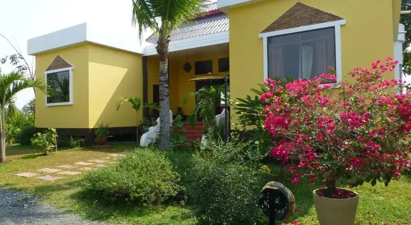 Дой-Сакет: The Yellow House @ Chiang Mai