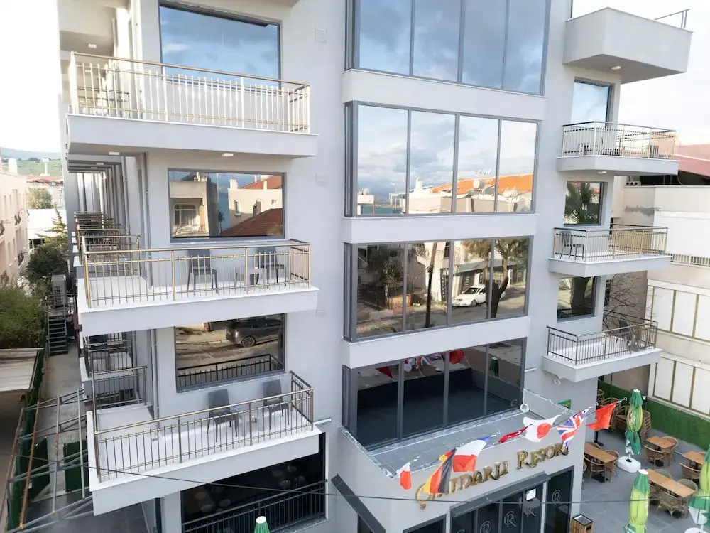 Candarli Iseo Hotel — фото 1