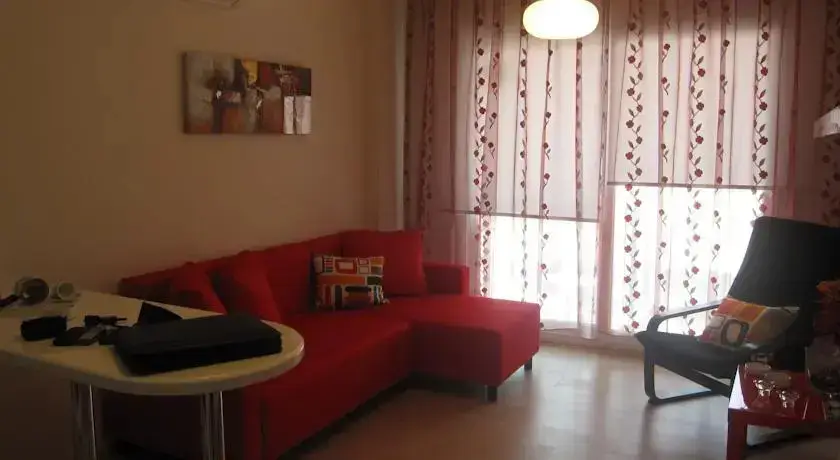 Измир: Zena House Bornova