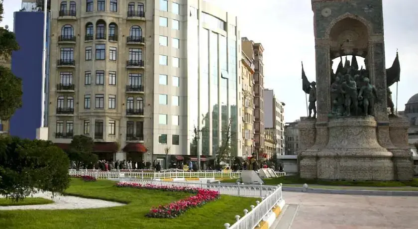 Charm Suites Pera — фото 1