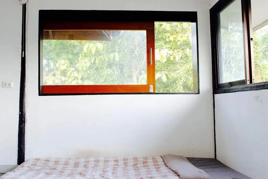 Паи: Eastern Peace House