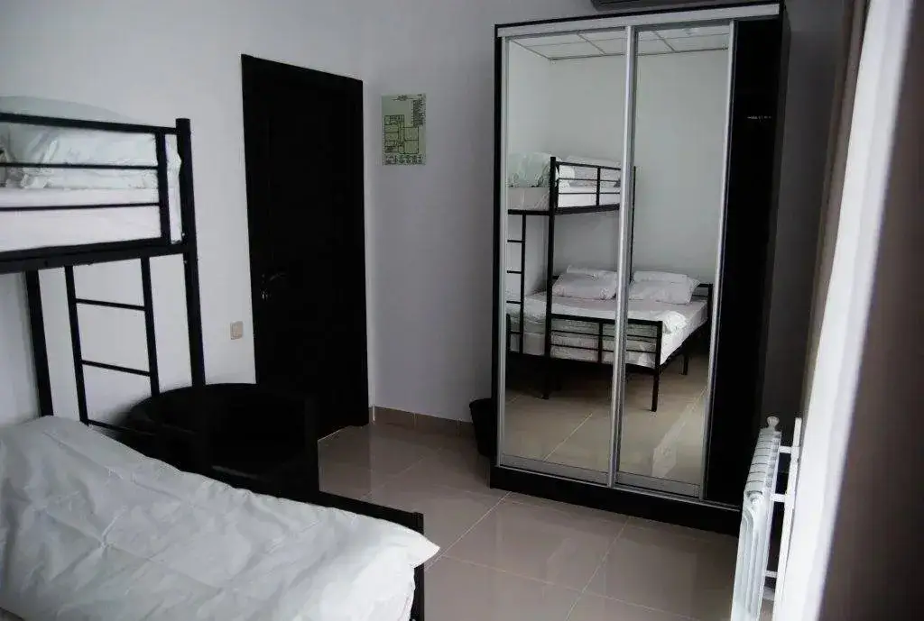 Казань: XL Hostel on Chistopolskaya 61A