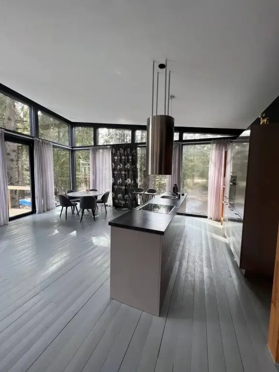 Ильичево: 200 M2 Na Uchastke 15 Sotok Cottage
