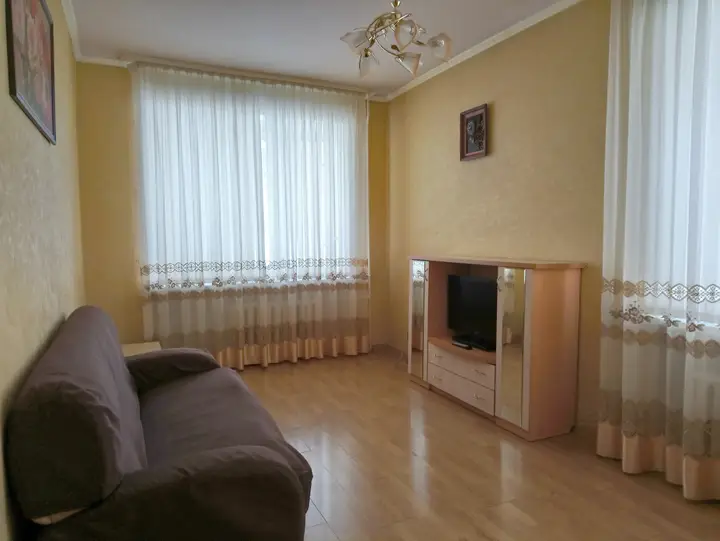 Стерлитамак: Kvartirnyij Vopros Na Suvorova 10 Apartments