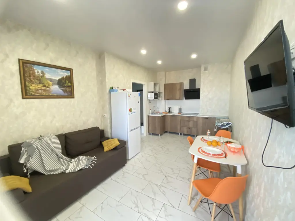 Саранск: Апартаменты 1-комн квартира 41 кв.м. В ЦЕНТРЕ ул. Полежаева д.92