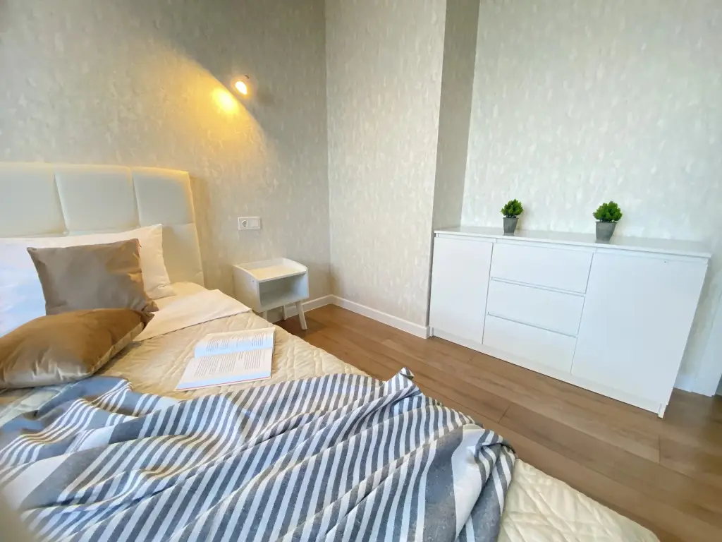 Саранск: Апартаменты 1-комн квартира 41 кв.м. В ЦЕНТРЕ ул. Полежаева д.92