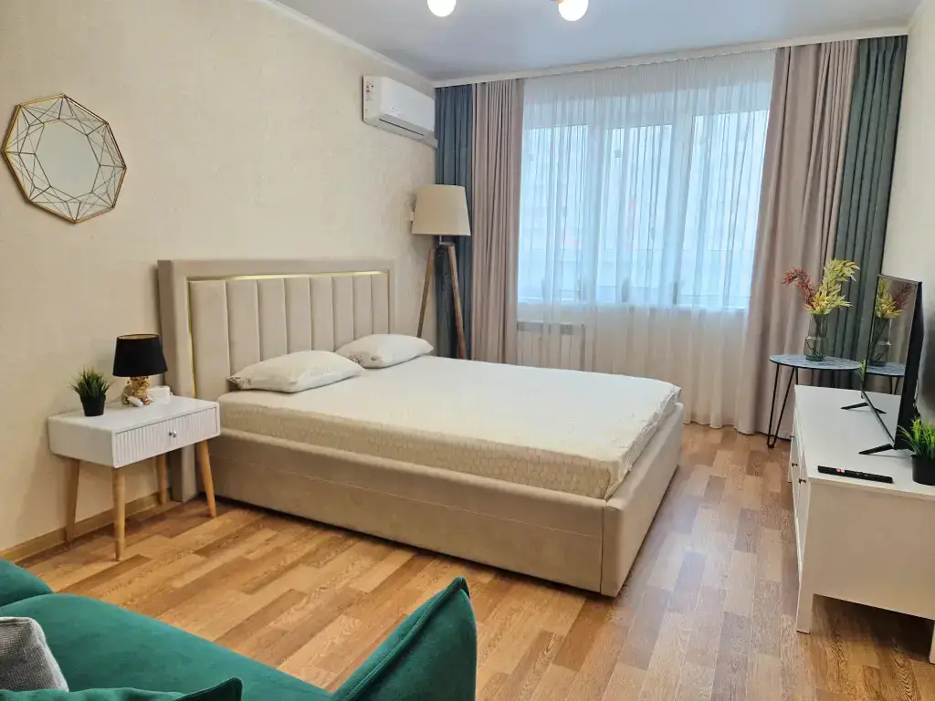 Альметьевск: Квартира Виталий HouseRent Двухкомнатная по пр. Строителей, 80