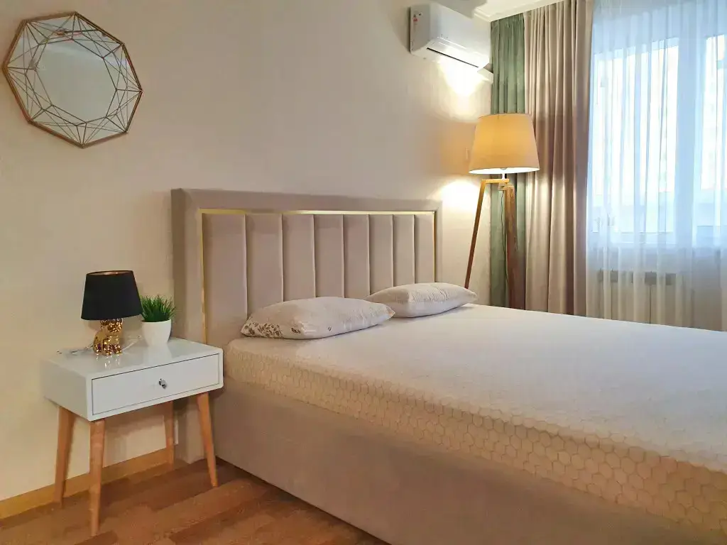 Альметьевск: Квартира Виталий HouseRent Двухкомнатная по пр. Строителей, 80