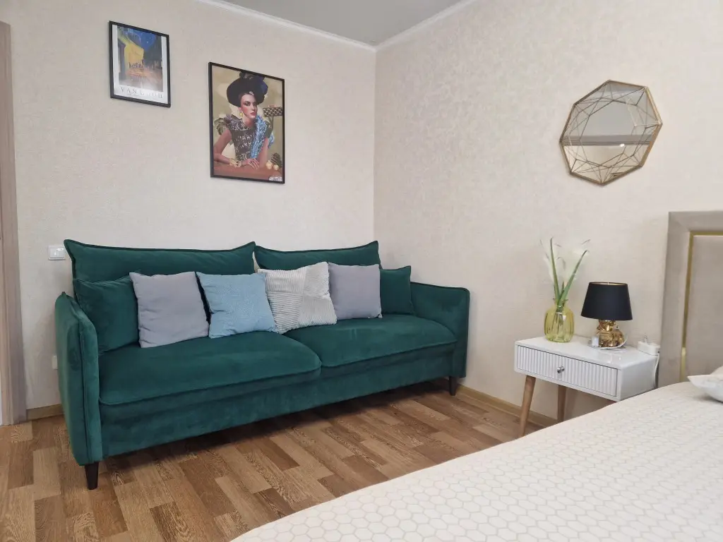 Альметьевск: Квартира Виталий HouseRent Двухкомнатная по пр. Строителей, 80