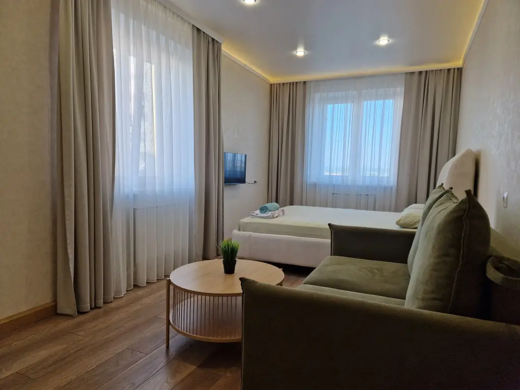 Альметьевск: Квартира Виталий HouseRent Трёхкомнатная по ул. Рината Галеева, 31