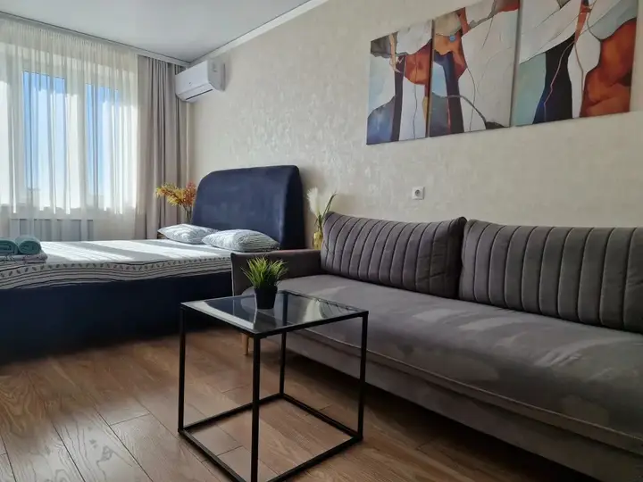 Альметьевск: Квартира Виталий HouseRent Трёхкомнатная по ул. Рината Галеева, 31