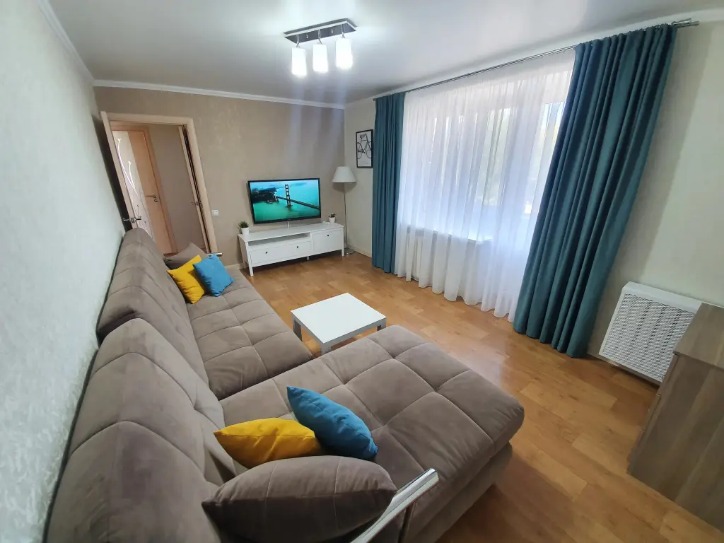 Альметьевск: Квартира Виталий HouseRent Двухкомнатная по ул. Мира, 17
