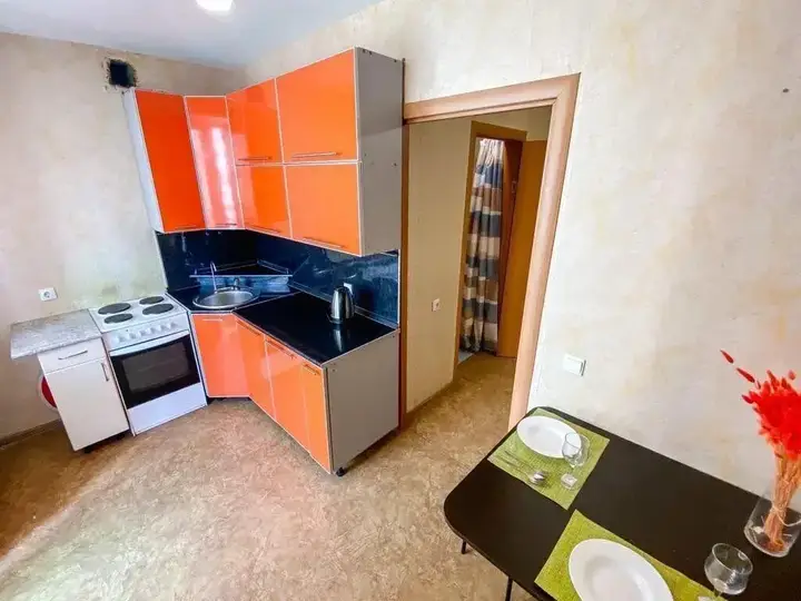 Уфа: Квартира на Солнечногорской 8