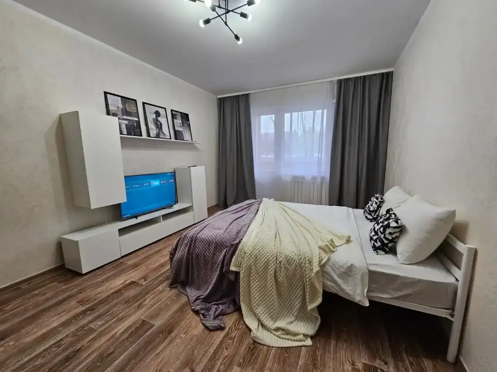 Орел: Apartamenty Avrora ul. Generala Rodina 68. 1 etazh