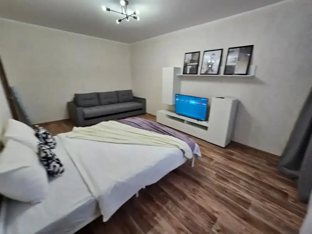 Орел: Apartamenty Avrora ul. Generala Rodina 68. 1 etazh