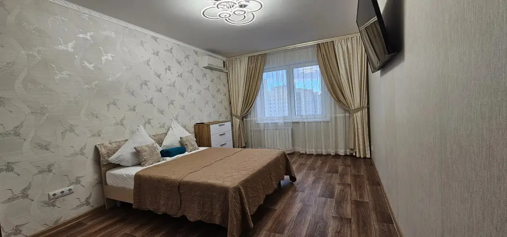 Орел: Квартира Трехкомнатные на Емлютина