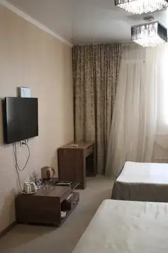 Набережные Челны: On Avtozovodsky Prospekt Mini-hotel