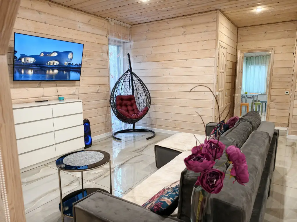 Рощино: Частный дом Lux 130 кв.м в сосновом лесу на берегу озера в Рощино