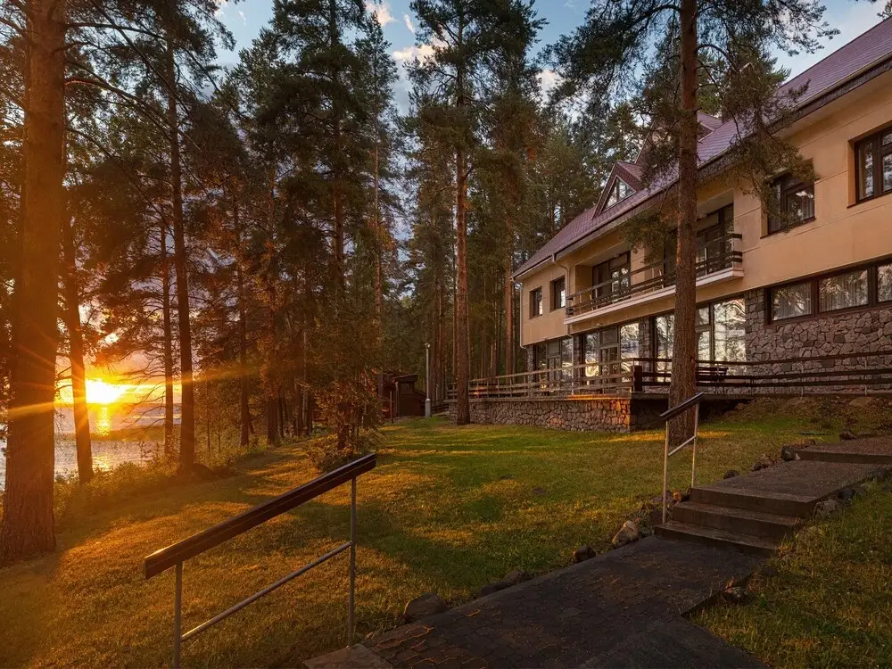 Шуйская чупа: Shuyskaya Chupa Resort Village