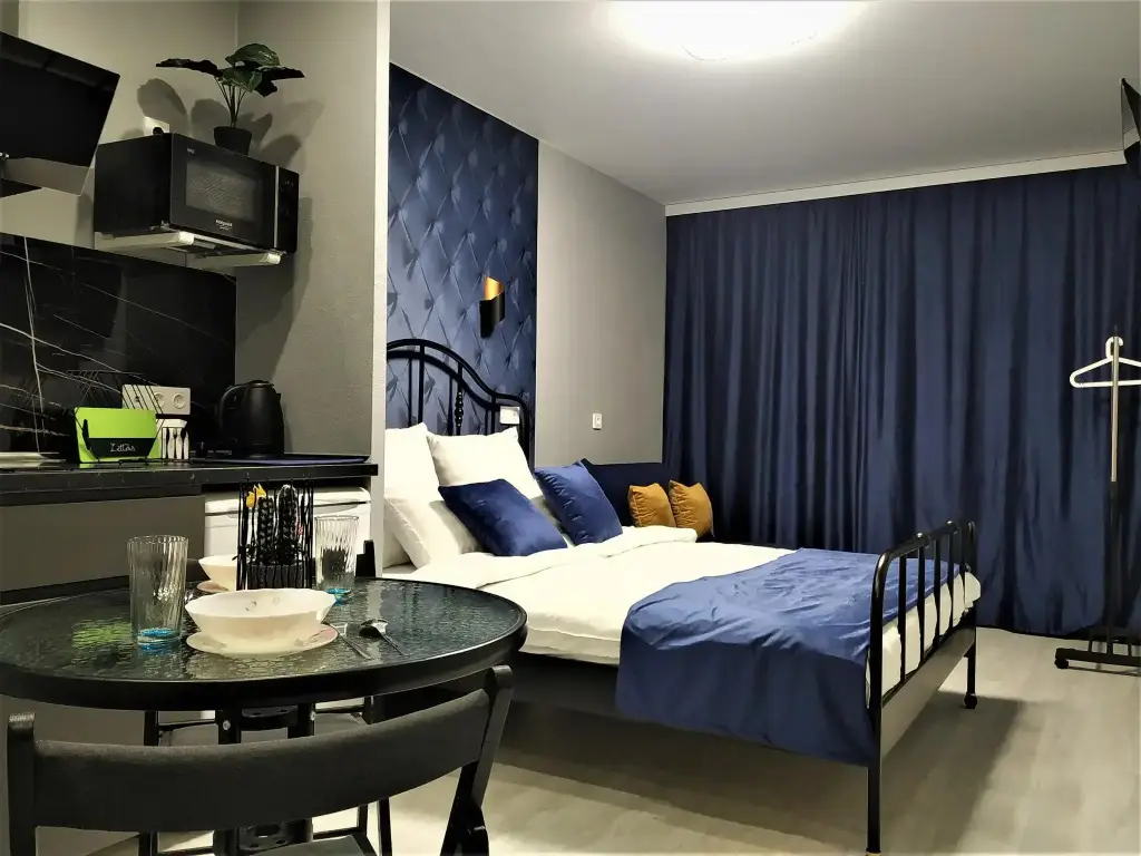 Квартира RentHome студия Индиго на Южном шоссе у ТЦ Амбар — фото 1