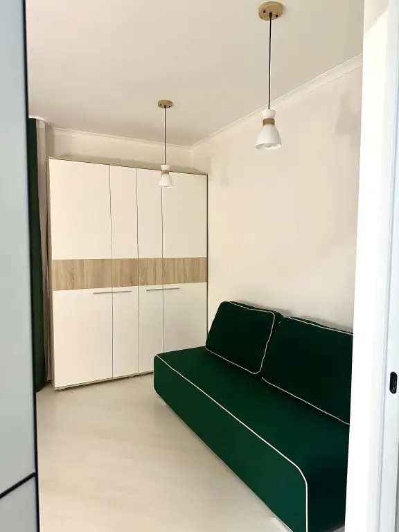 Ksisyuryulgen: Квартира Мерас