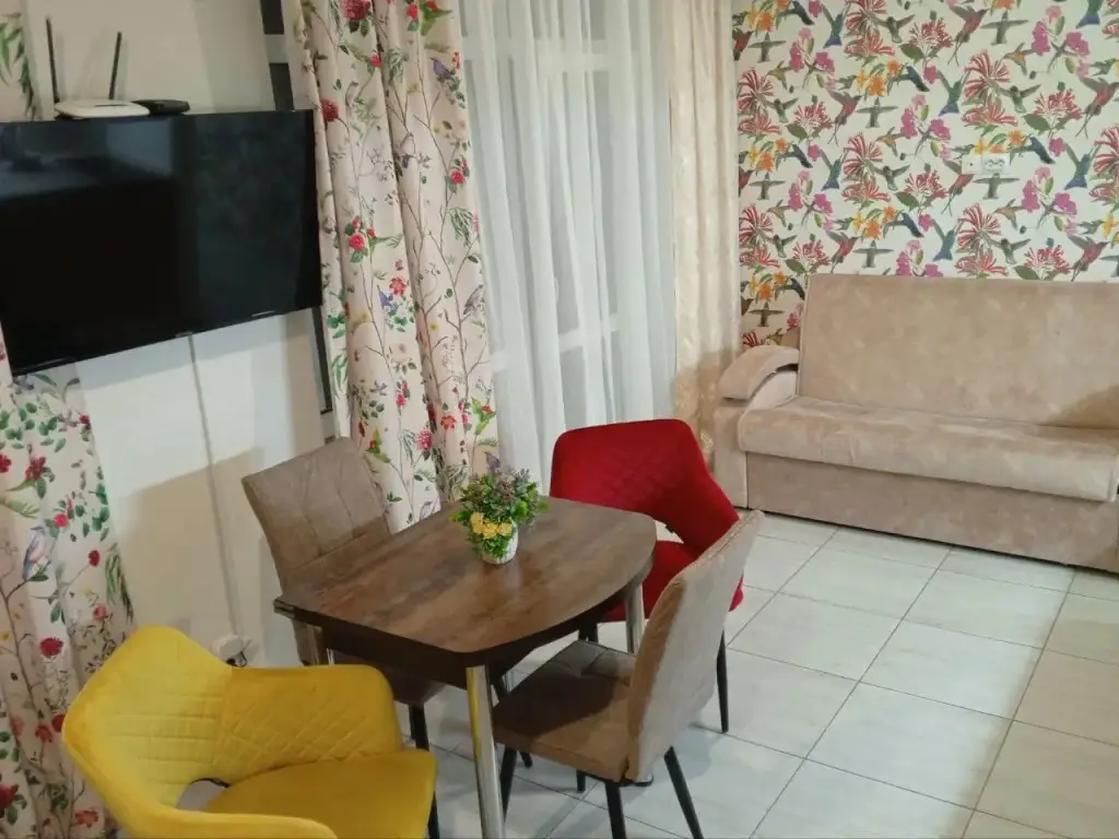 Сочи: Studiya V Tikhom Rayone Flat