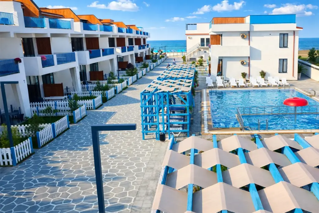 Турали: Отель Santorini Family Club
