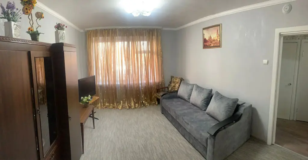 Кисловодск: Svetlaya I Teplaya 2-Kh Komnatnaya Flat
