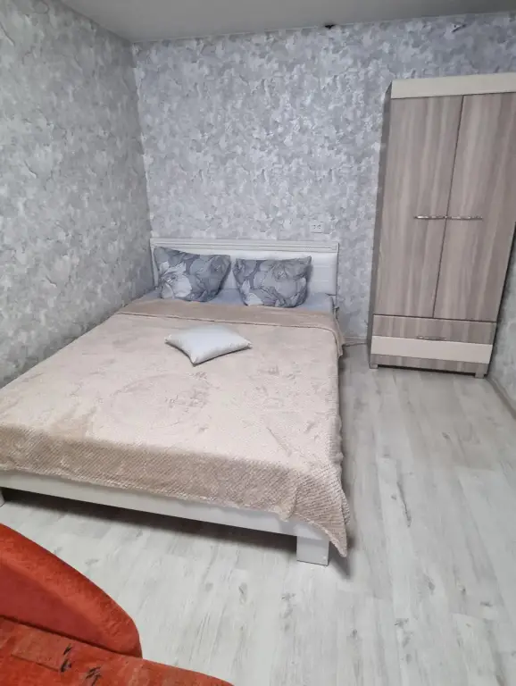 Ижевск: Апартаменты на улице Красногеройская 39