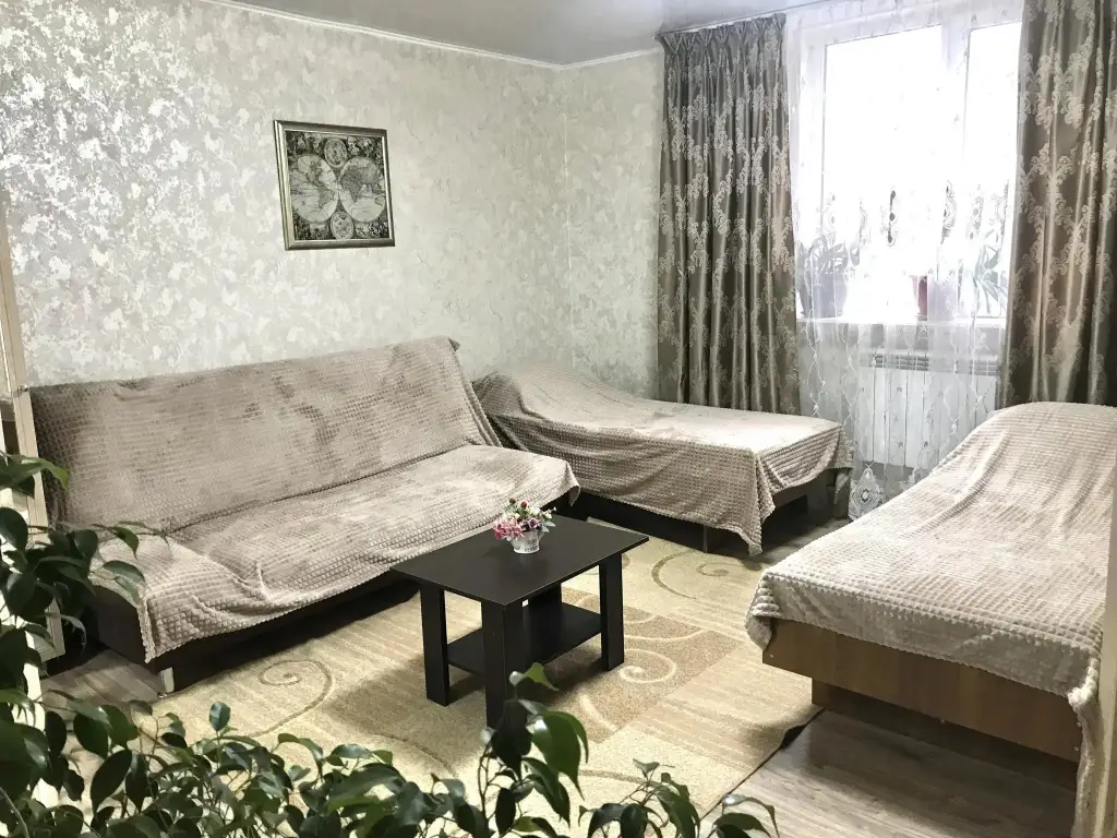 Таганрог: Апартаменты на Большом Садовом переулке 35