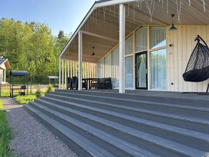 Сосново: Частный дом Forested home на горке