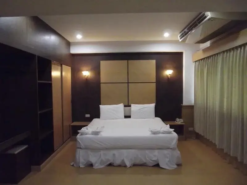 Маха Сарахам: Suanwaruan Hotel