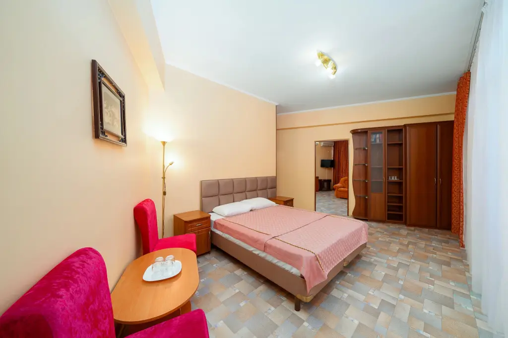 Судак: Royal Hotel