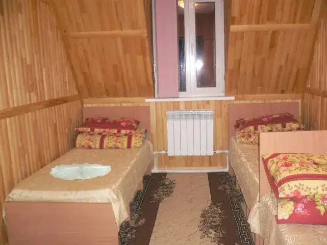 Известковый: Greenhouse Hotel