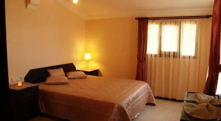 Айваджик: Club Hotel Kanara