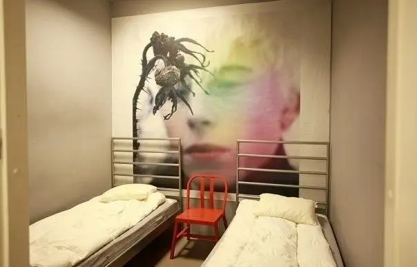 Sukhaparina: Location Hostel
