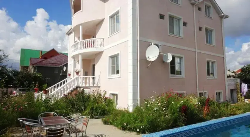 Витязево: Mini Hotel Artsah Leto