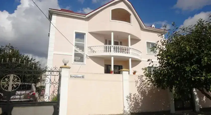 Витязево: Mini Hotel Artsah Leto