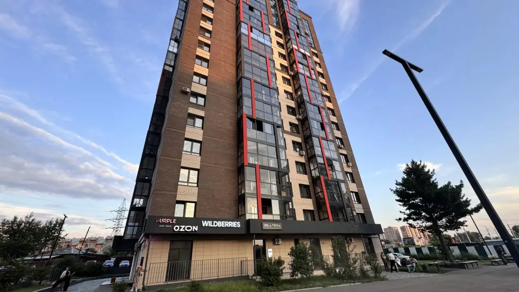 Сеть Nasutki38 | люкс Зеркальное отражение в центре города у Модного квартала — фото 1