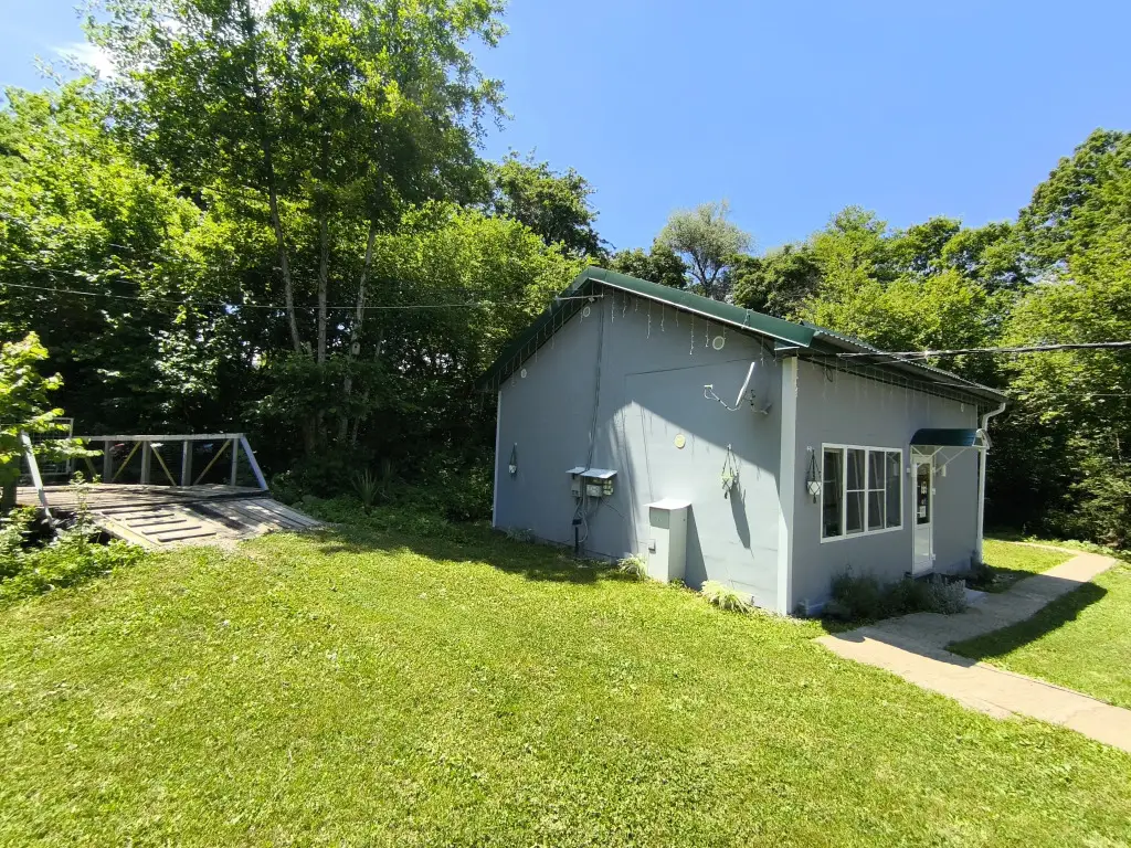 Годовников: Частный дом у горной реки