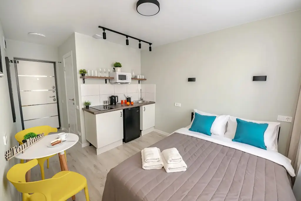 Владивосток: Апартаменты TopHouse на Калинина 105, 5