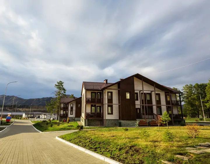 Озёрное: Отель 3* Всесезонный курорт Манжерок