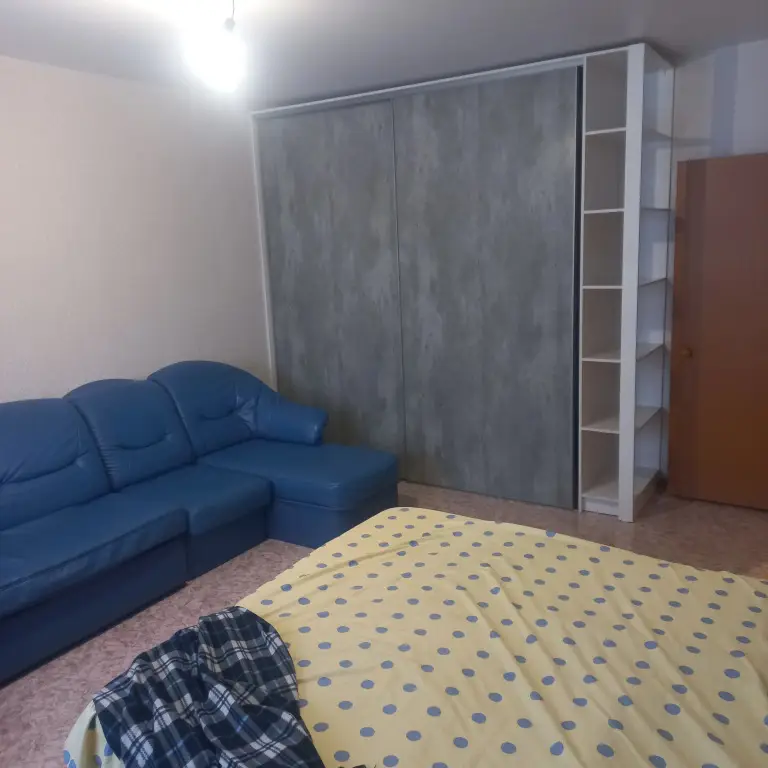 Уфа: Апартаменты возле ТЦ Планета с 5 кроватями