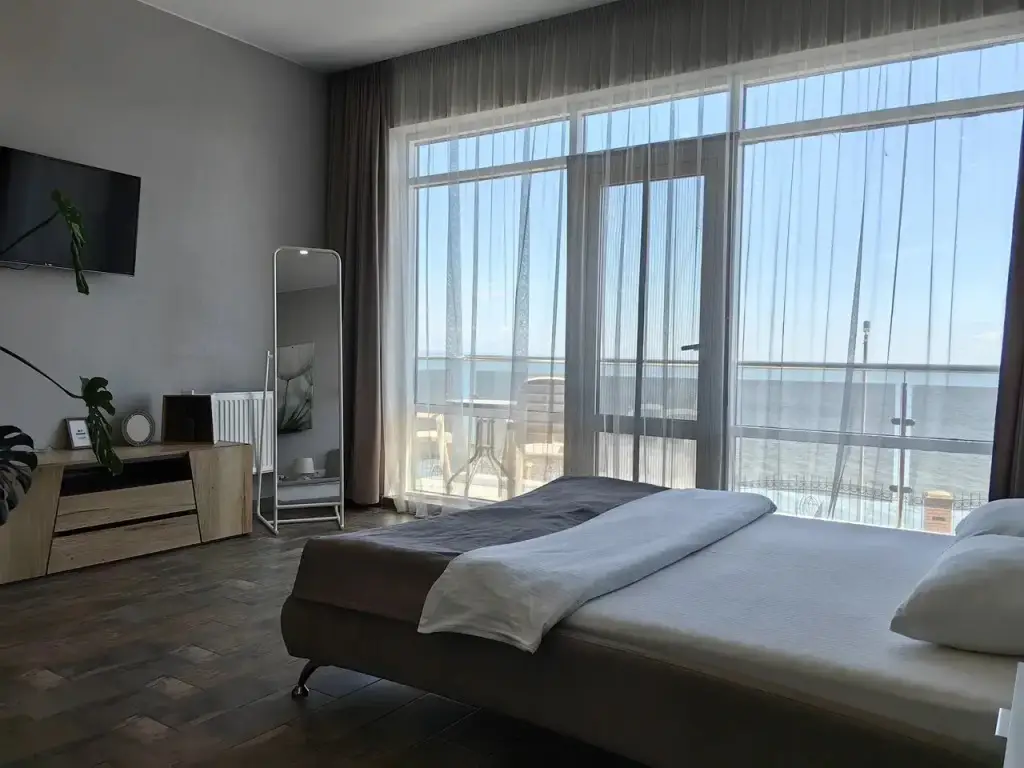 Таганрог: Апартаменты 40 м² на Первой Линии Моря