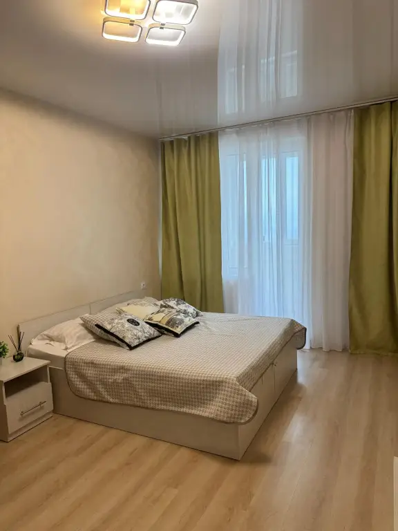 Владивосток: Апартаменты Green на Комарова 45