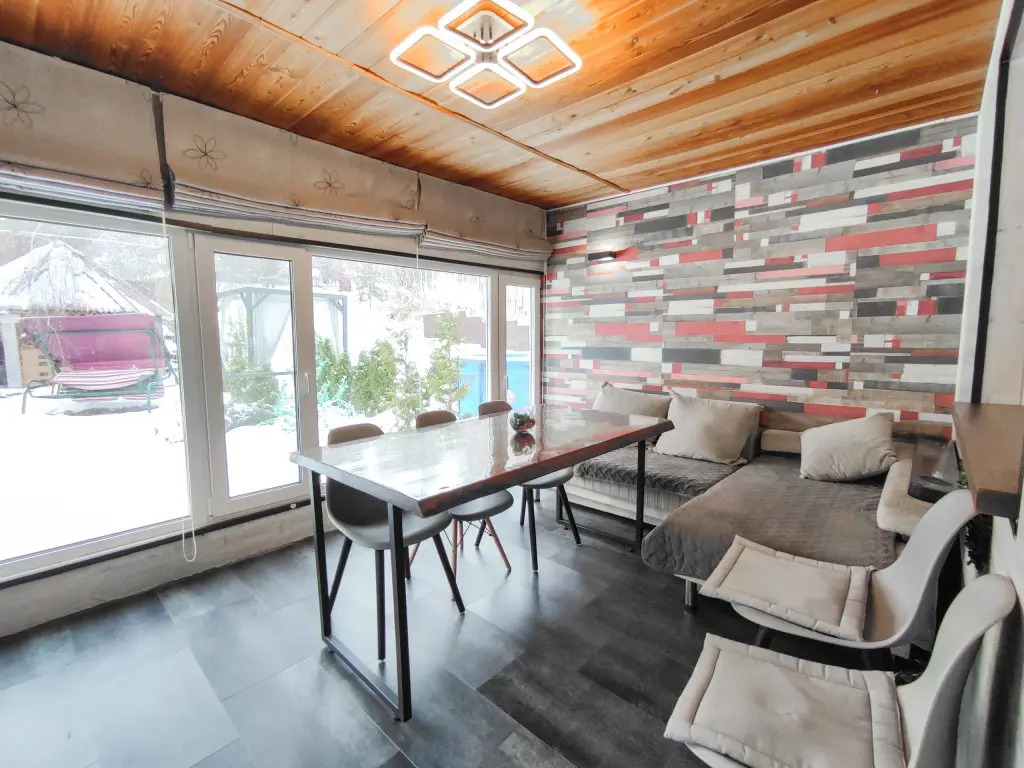 Искитим: Гостевой дом River house с сауной