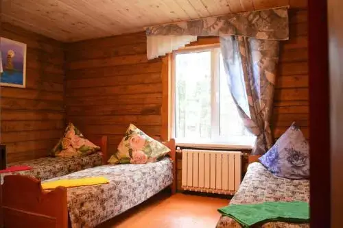 Телецкое озеро: Green House at Teletskoye Lake